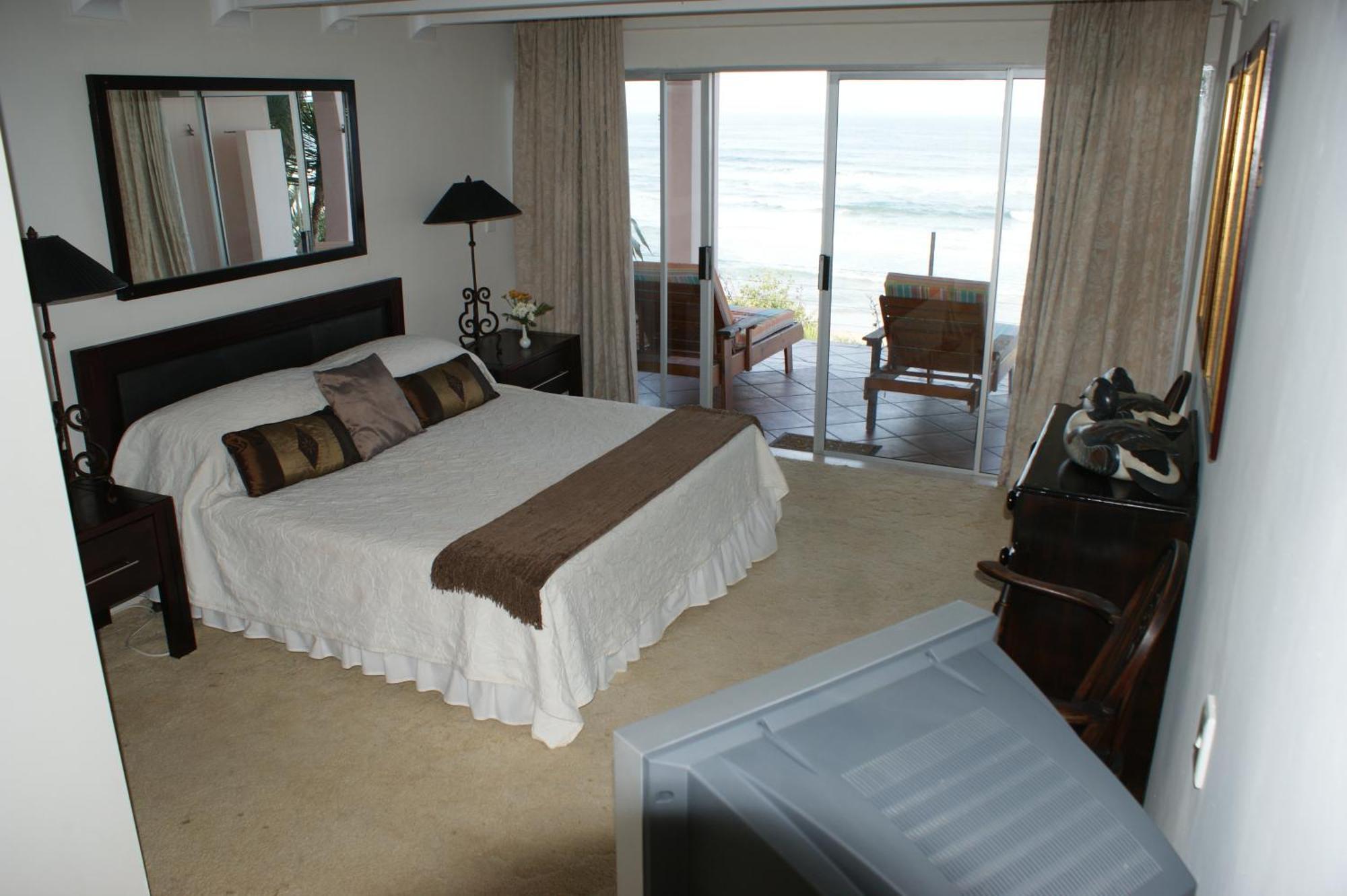 The Pink Lodge On The Beach Wilderness Bagian luar foto