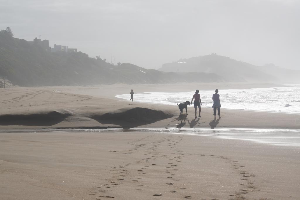 The Pink Lodge On The Beach Wilderness Bagian luar foto